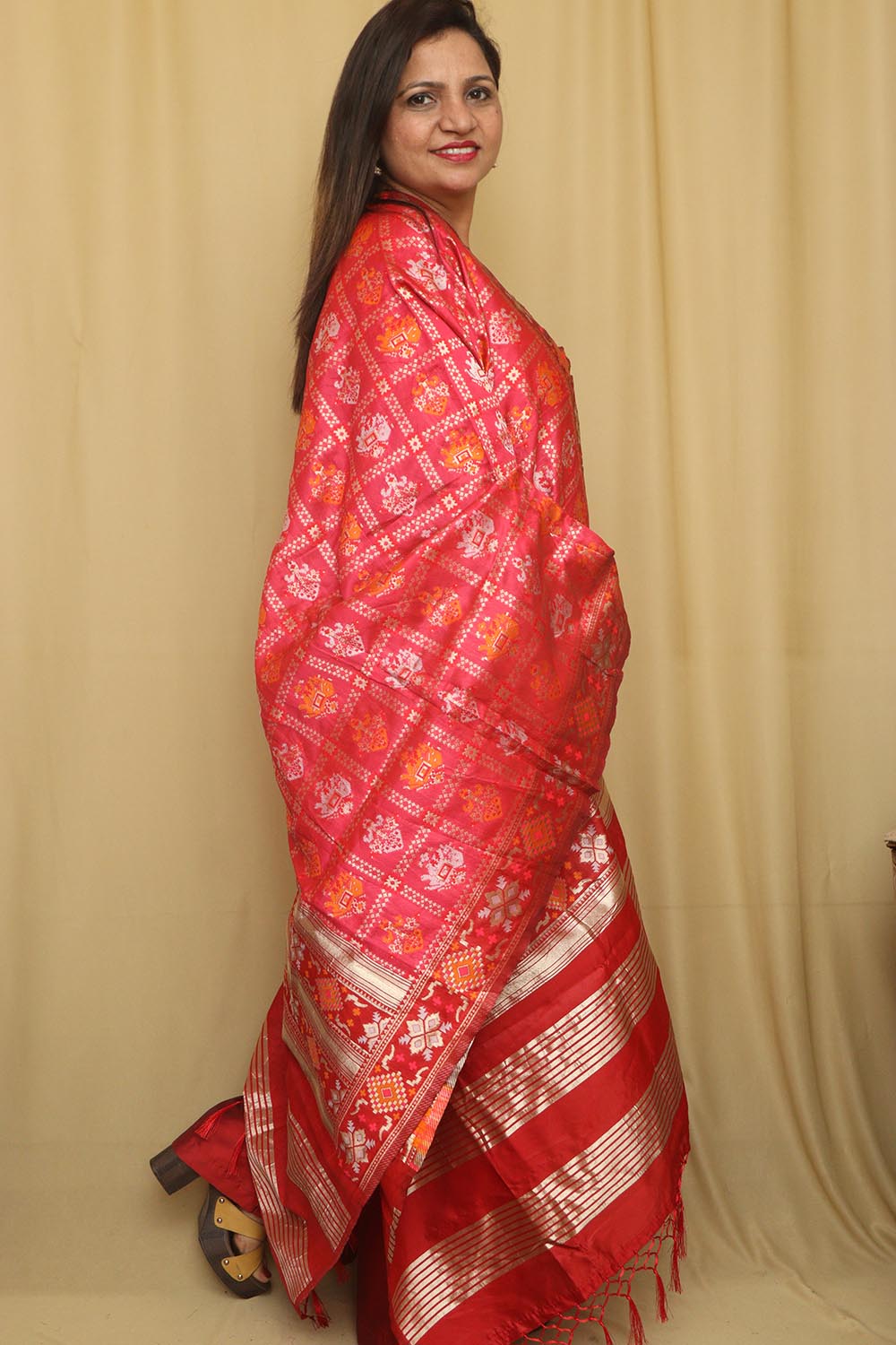 Elegant Pink Patola Silk Dupatta - Luxurion World