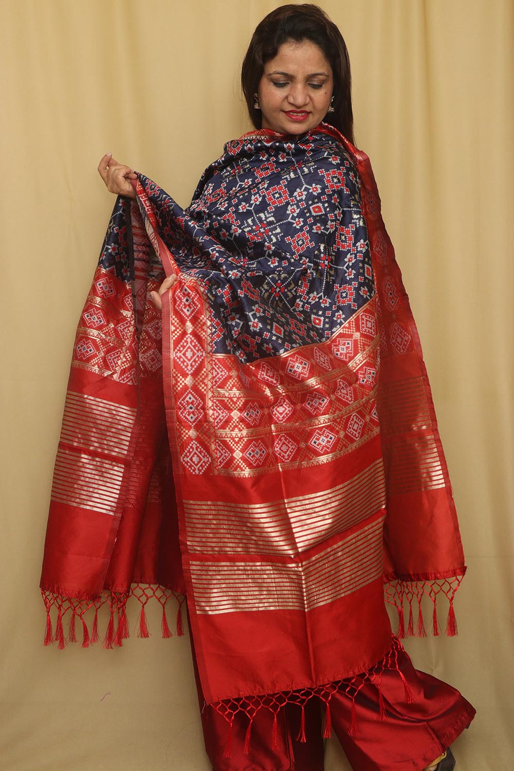 Elegant Blue Patola Silk Dupatta - Luxurion World