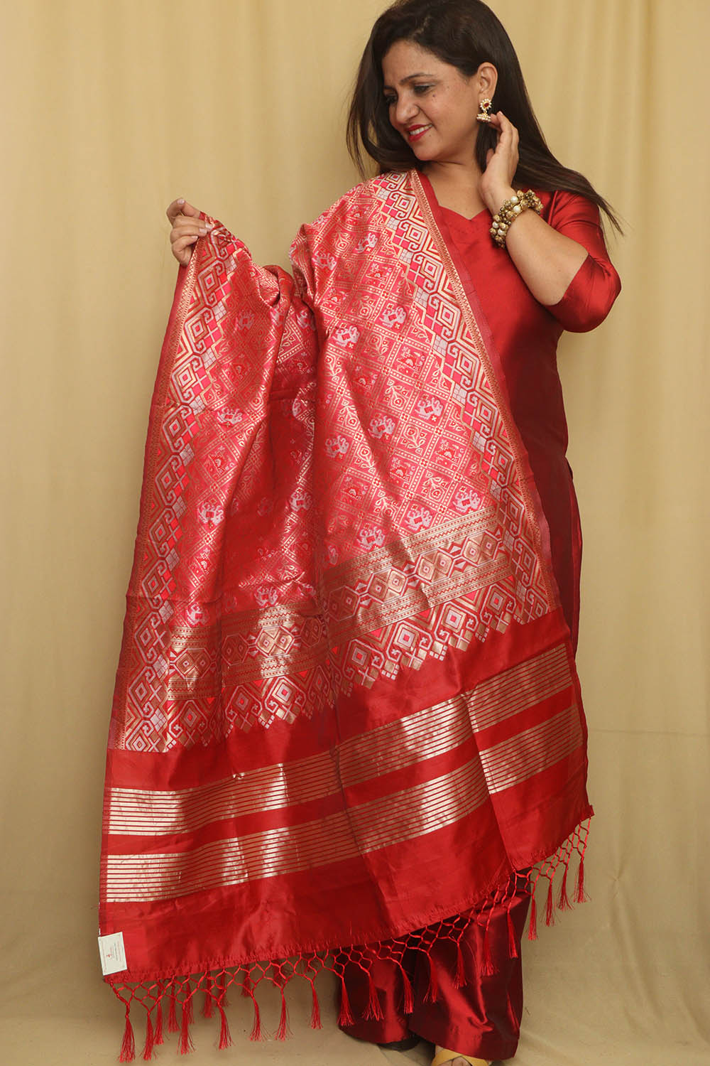 Stunning Pink Patola Silk Dupatta - Limited Edition - Luxurion World