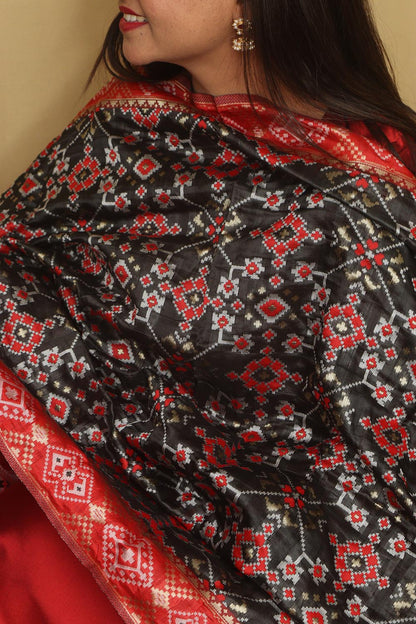 Elegant Black Patola Silk Dupatta - Luxurion World