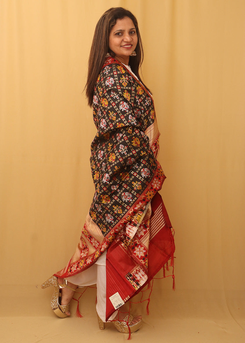 Black Patola Silk Dupatta - Luxurion World