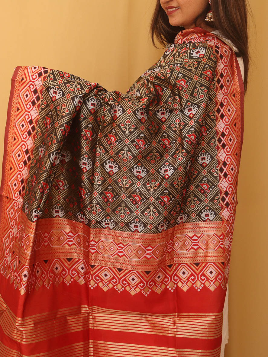 Black Patola Silk Dupatta - Luxurion World
