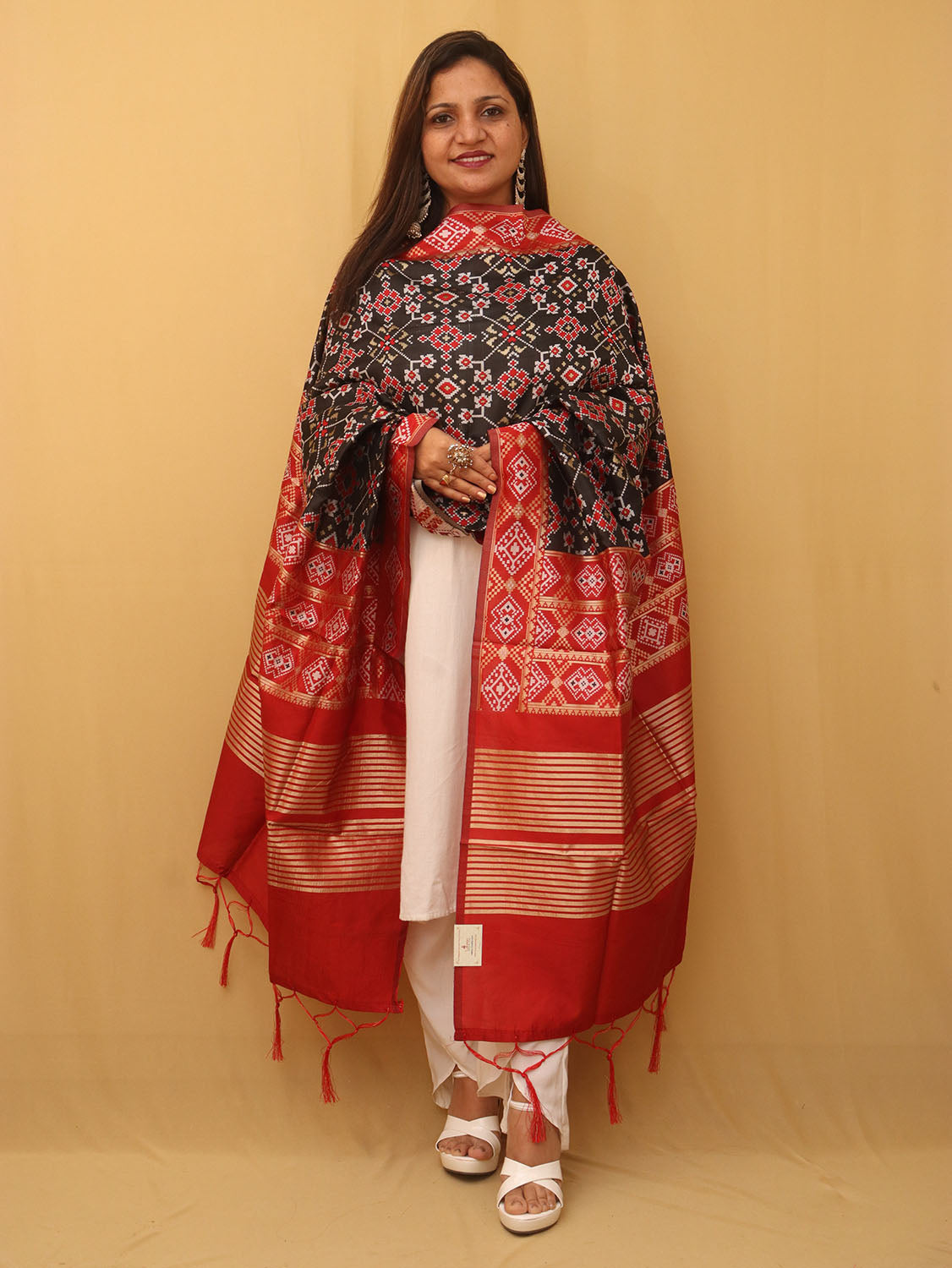 Black Patola Silk Dupatta - Luxurion World