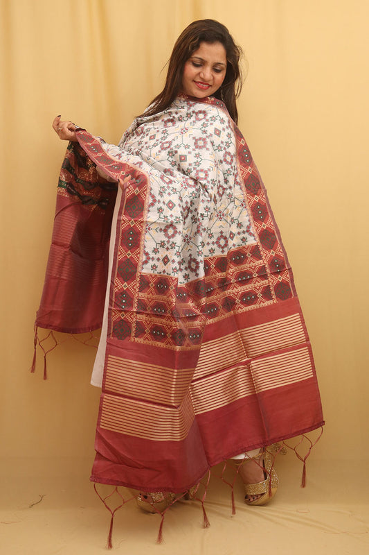 Elegant Off White Patola Silk Dupatta - Luxurion World