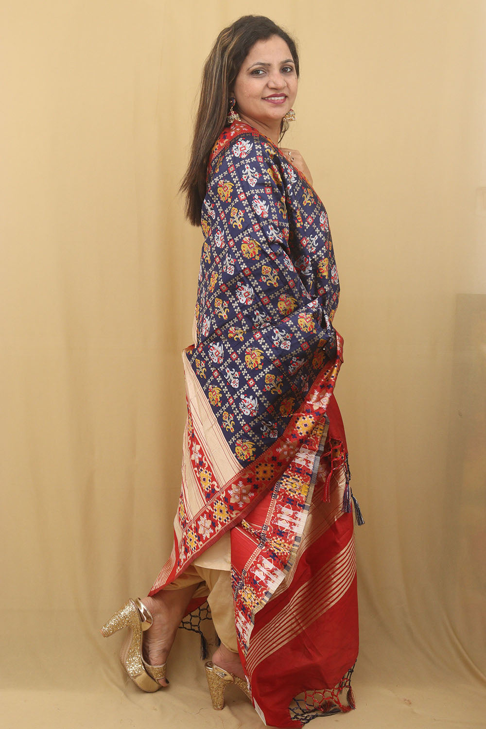 Timeless Blue Patola Silk Dupatta: Stunning Fashion Accessory - Luxurion World