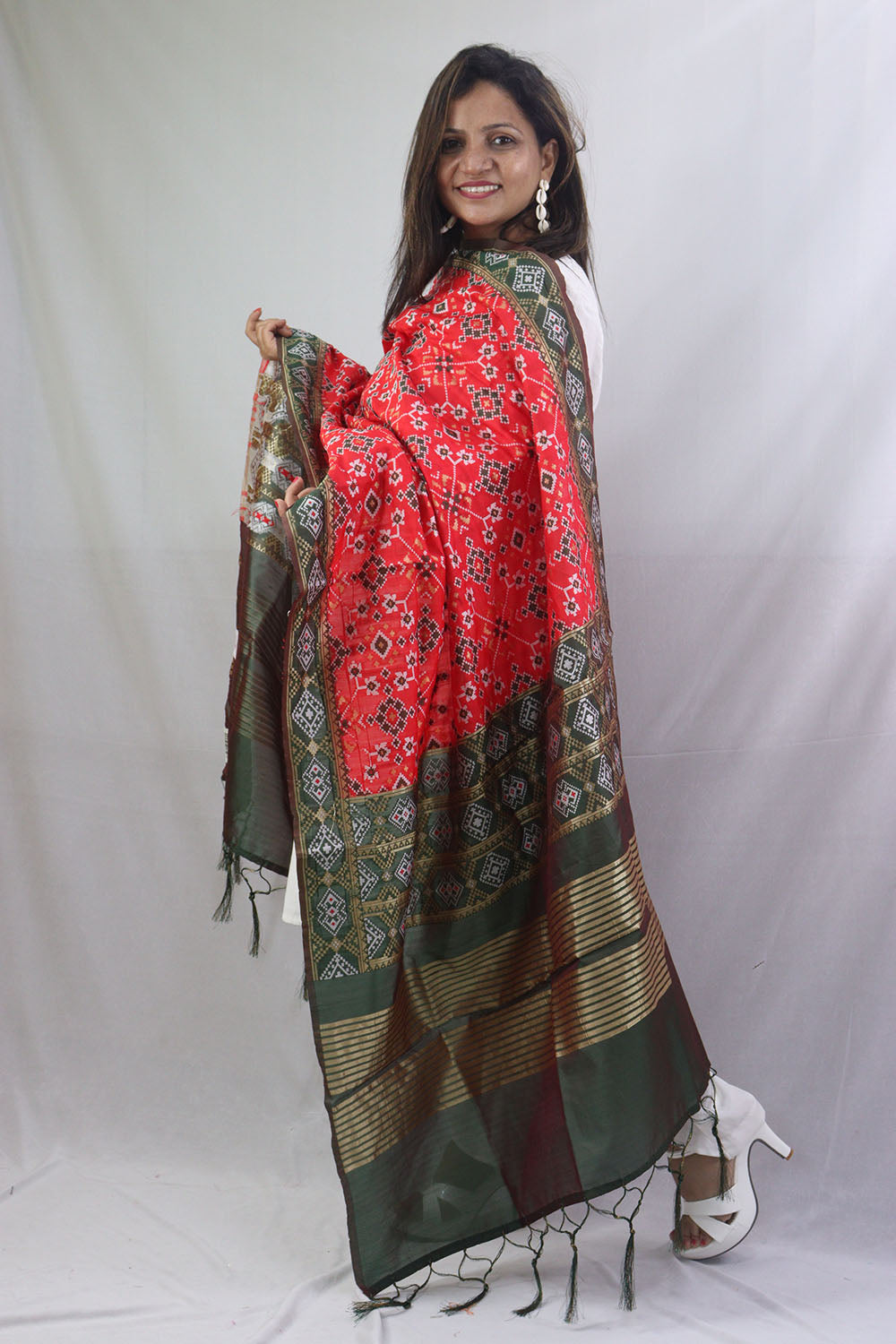 Elegant Red Patola Silk Dupatta - Luxurion World