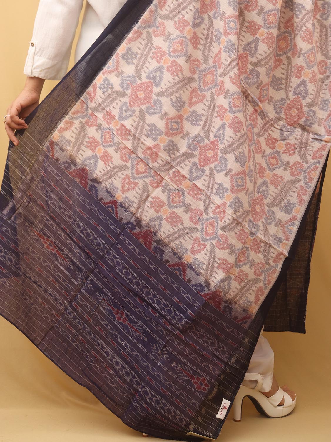 Off White Handloom Sambalpuri Ikat Pure Cotton Dupatta - Luxurion World