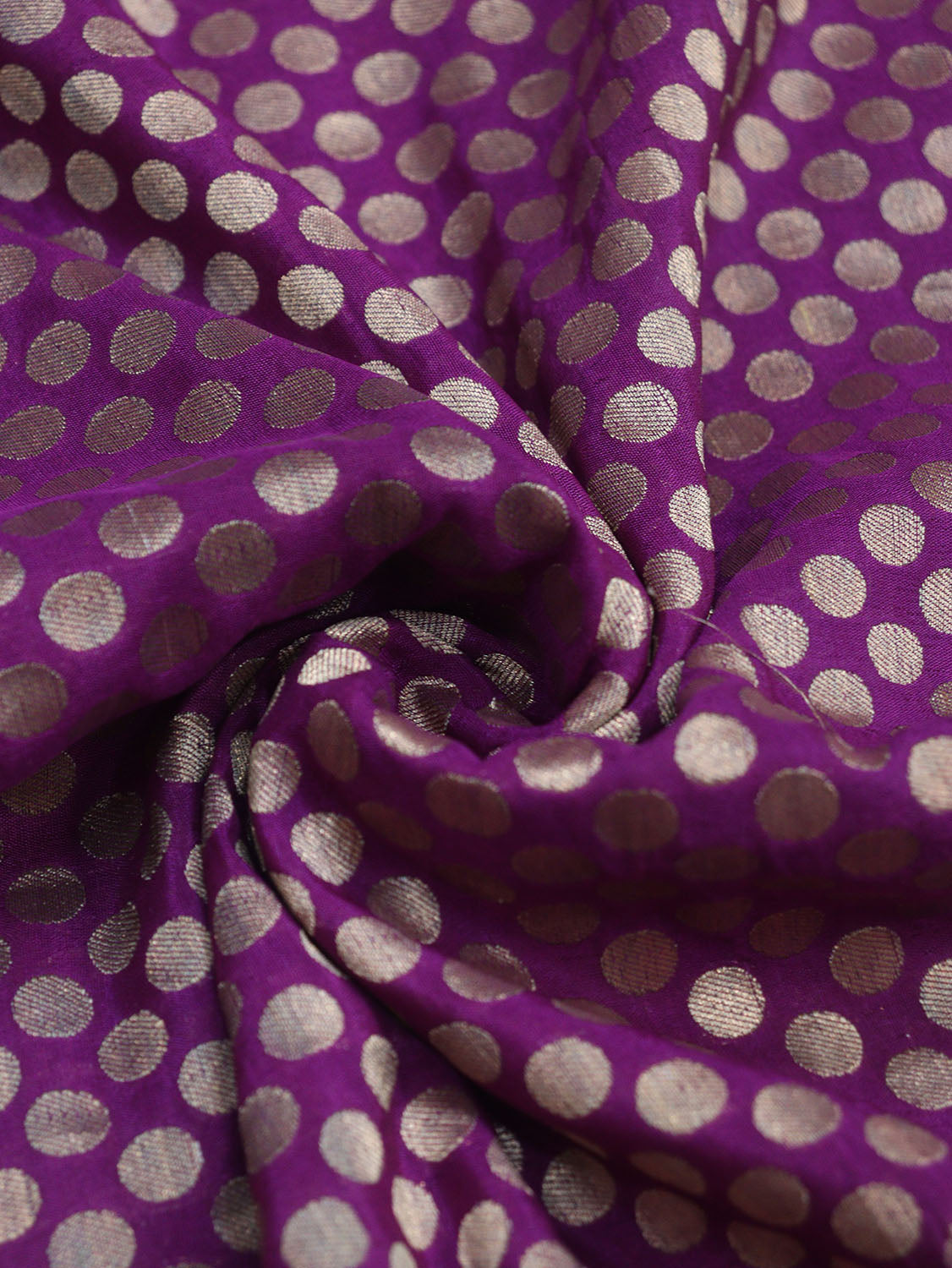 Stunning Banarasi Silk Fabric with Booti Design - 2.5 Mtr - Luxurion World