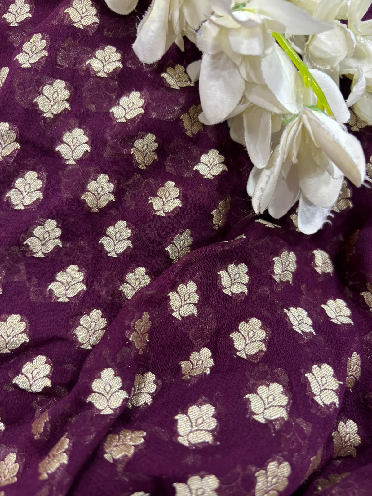 Wine Banarasi Handloom Pure Georgette Fabric ( 2.5 Mtr )