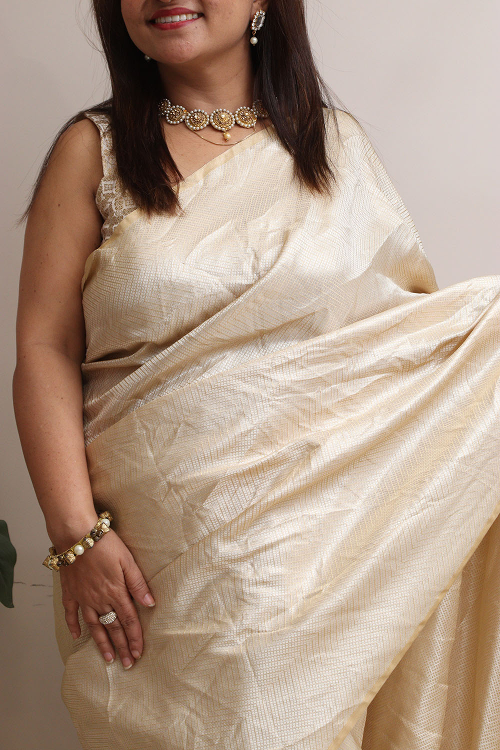 Exquisite Dyeable Handloom Banarasi Pure Moonga Tissue Silk Saree - Luxurion World