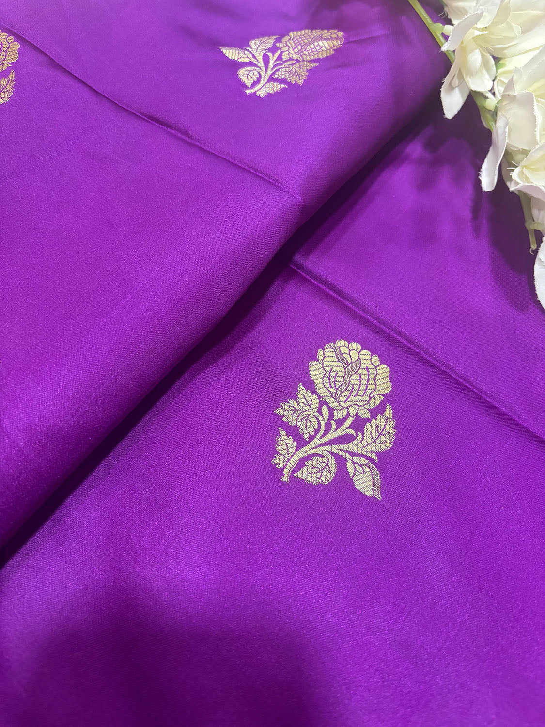 Purple Handloom Banarasi Silk Flower Design Fabric ( 1 Mtr ) - Luxurion World