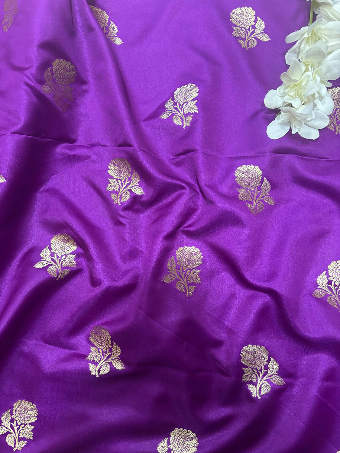 Purple Handloom Banarasi Silk Flower Design Fabric ( 1 Mtr ) - Luxurion World