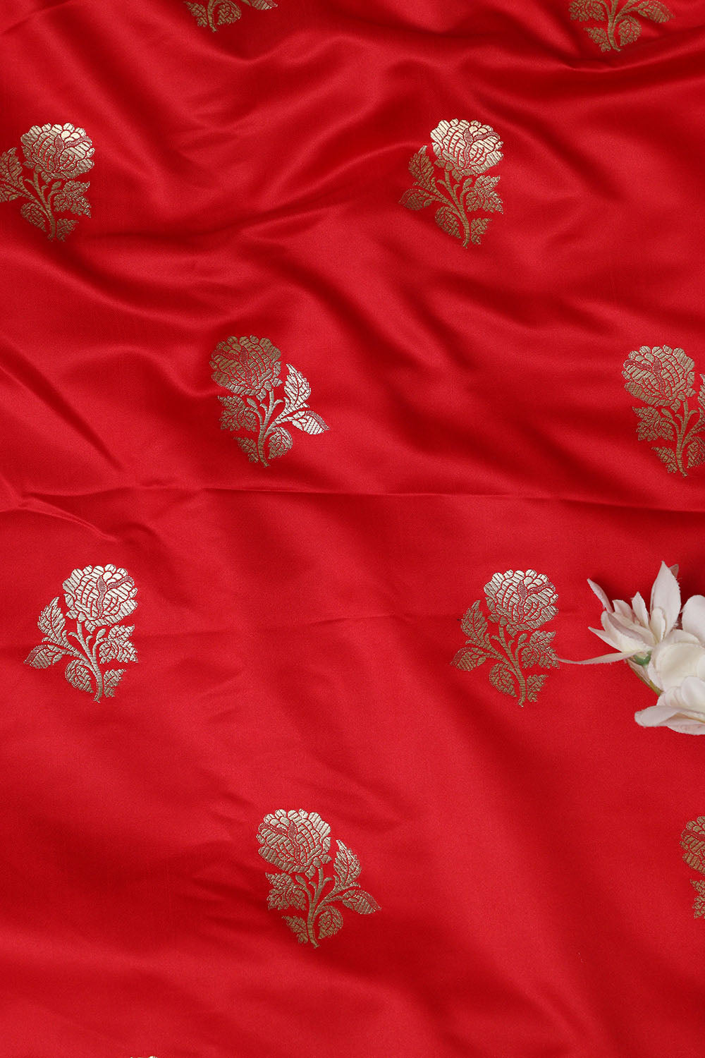 Red Handloom Banarasi Silk Flower Design Fabric ( 1 Mtr ) - Luxurion World