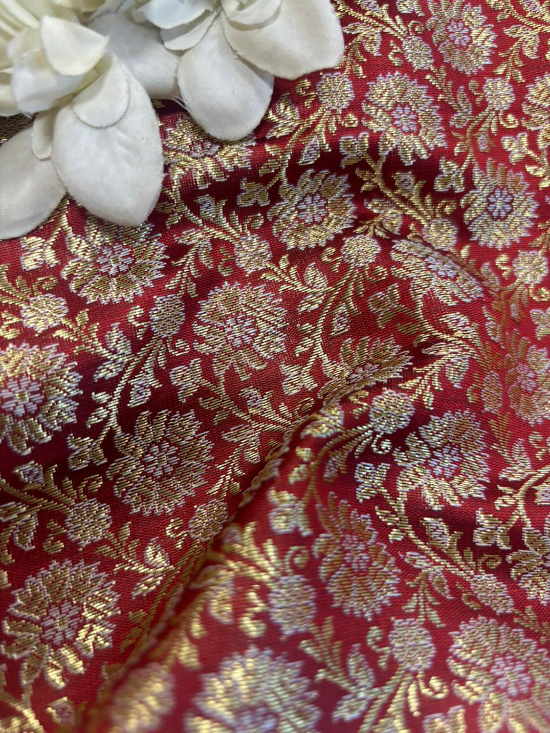 Maroon Handloom Banarasi Silk Brocade Sona Roopa Flower Design Fabric ( 1 Mtr ) - Luxurion World