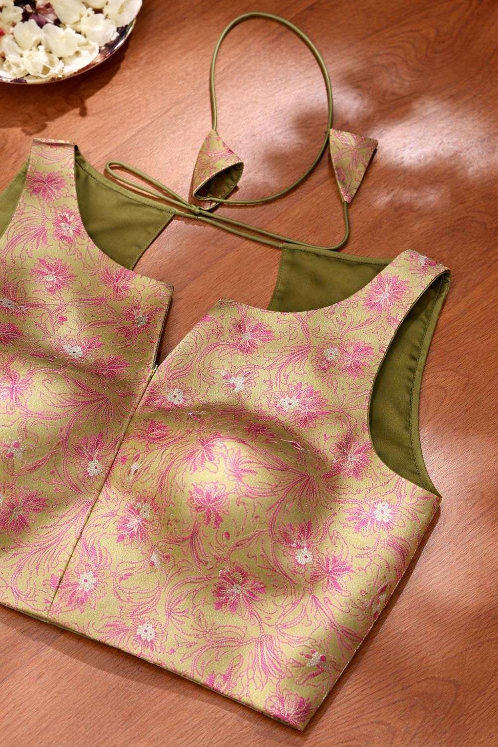 Green Banarasi Tanchui Silk Fabric - Luxurion World