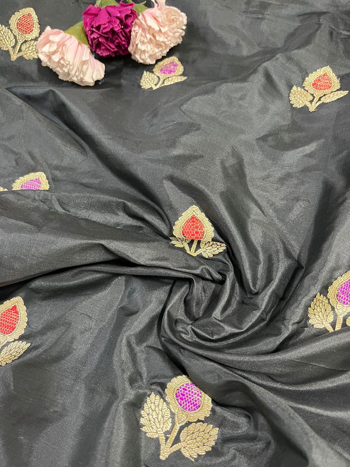 Black Banarasi Pure Katan Silk Meenakari Fabric ( 1 Mtr ) - Luxurion World