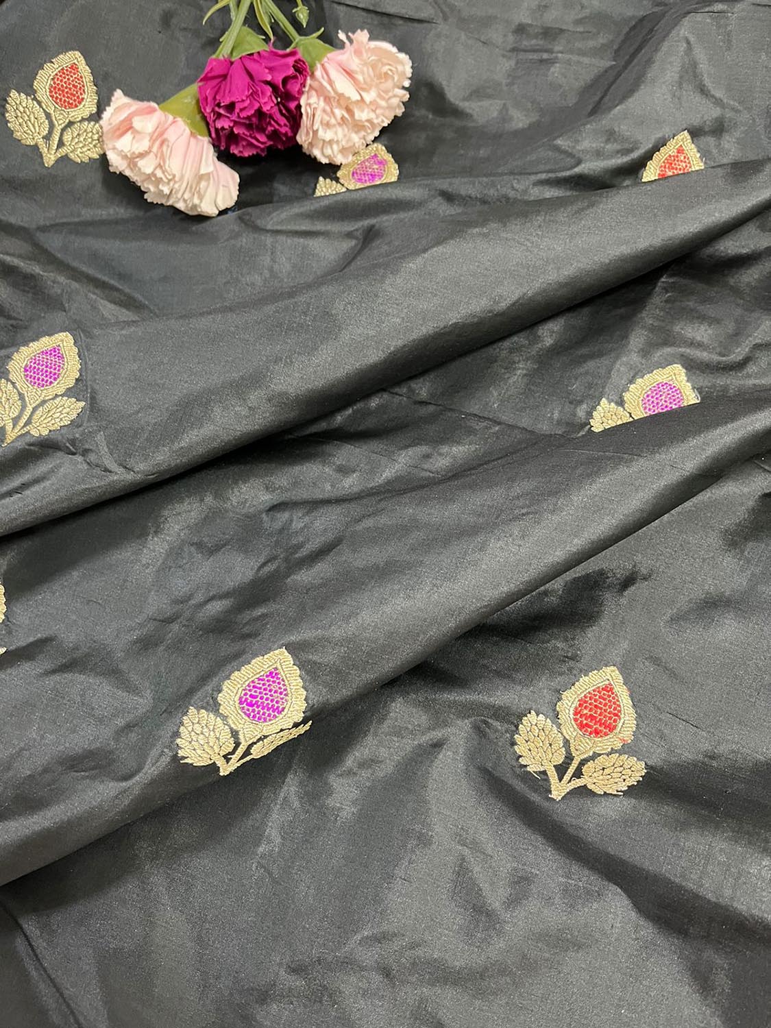 Black Banarasi Pure Katan Silk Meenakari Fabric ( 1 Mtr ) - Luxurion World