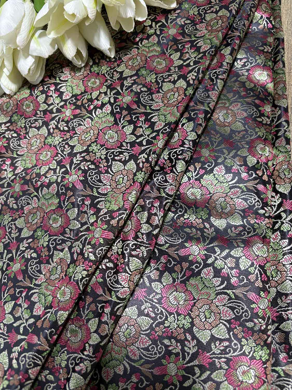 Elegant Black Banarasi Silk Tanchui Fabric ( 1 Mtr ) - Luxurion World