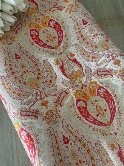 Luxurious Golden Banarasi Kimkhwab Silk Fabric ( 1 Mtr ) - Luxurion World