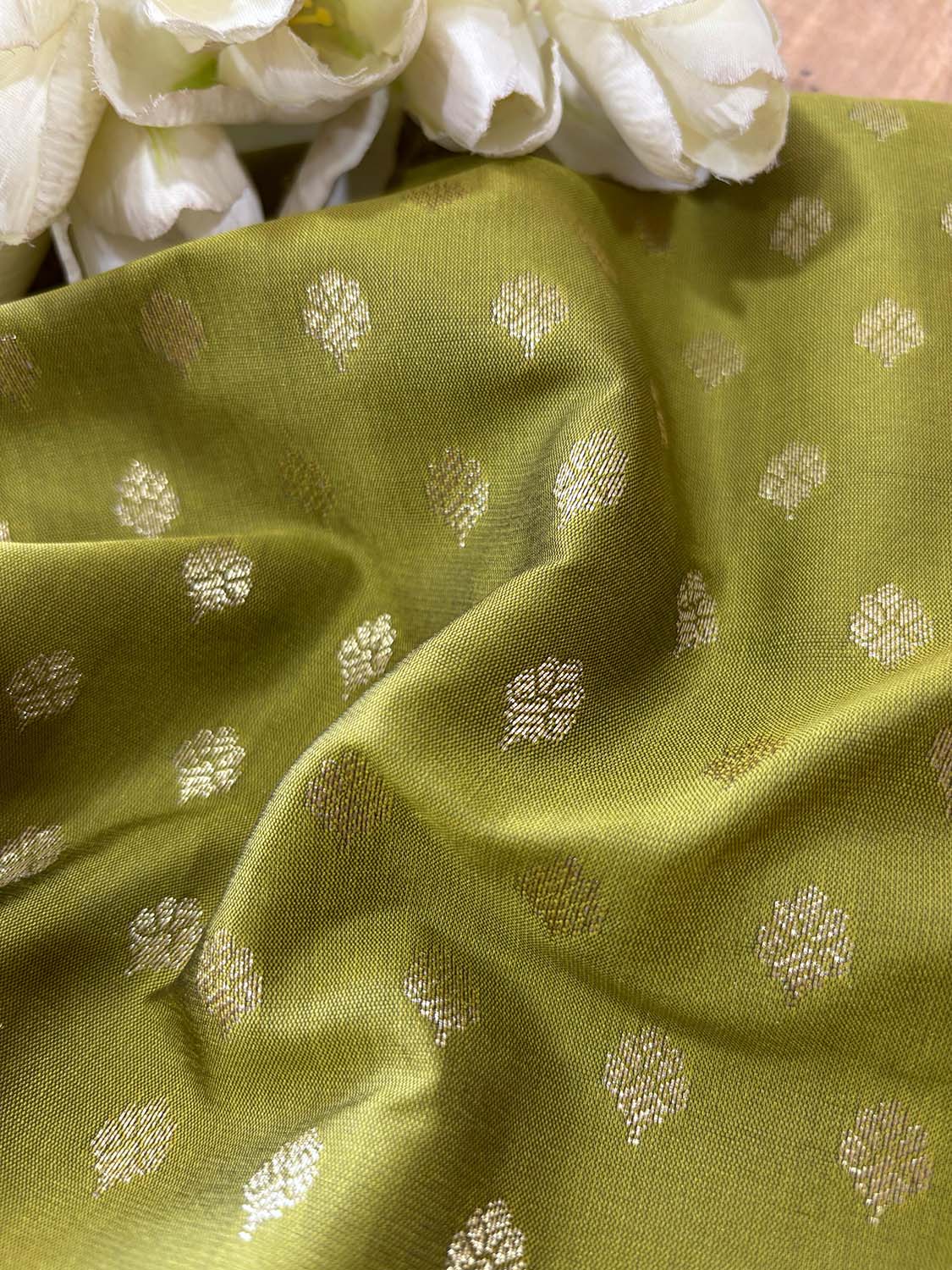 Green Banarasi Silk Small Booti Design Fabric ( 1 Mtr ) - Luxurion World