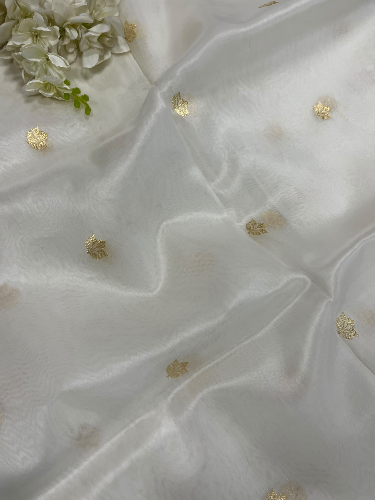 Dyeable Banarasi Kora Silk Booti Design Fabric IF1B1MI626092301