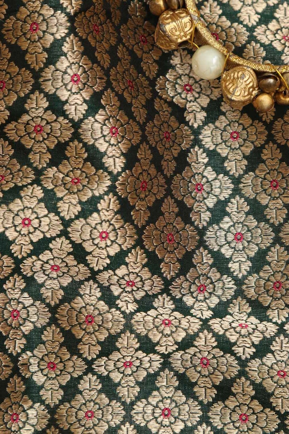 Green Banarasi Handloom Pure Katan Silk Fabric ( 1 Mtr ) - Luxurion World