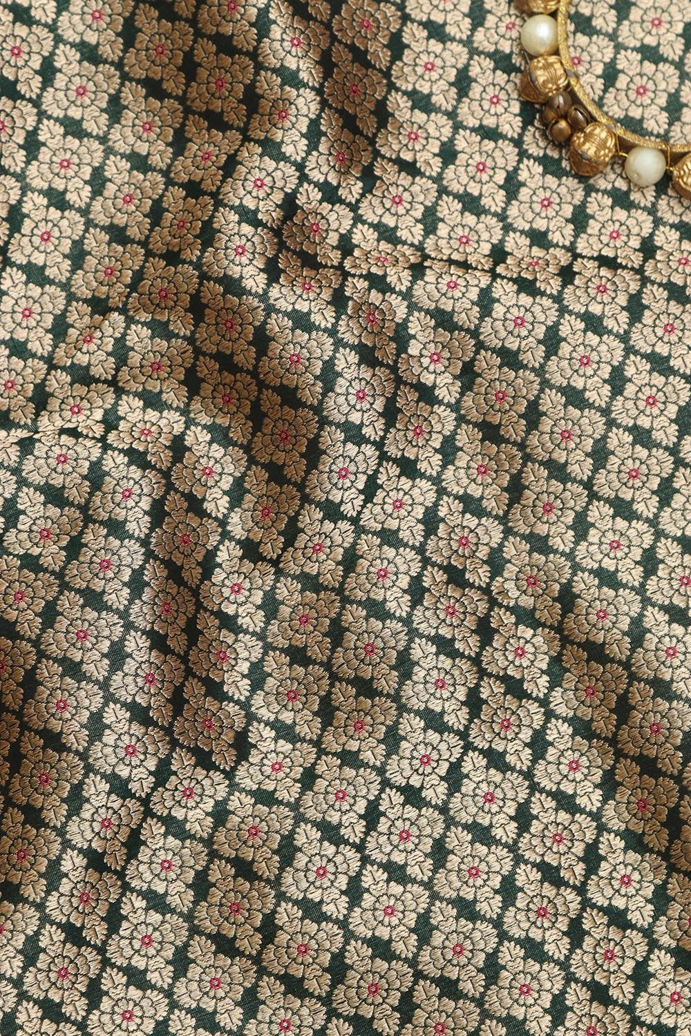 Green Banarasi Handloom Pure Katan Silk Fabric ( 1 Mtr ) - Luxurion World