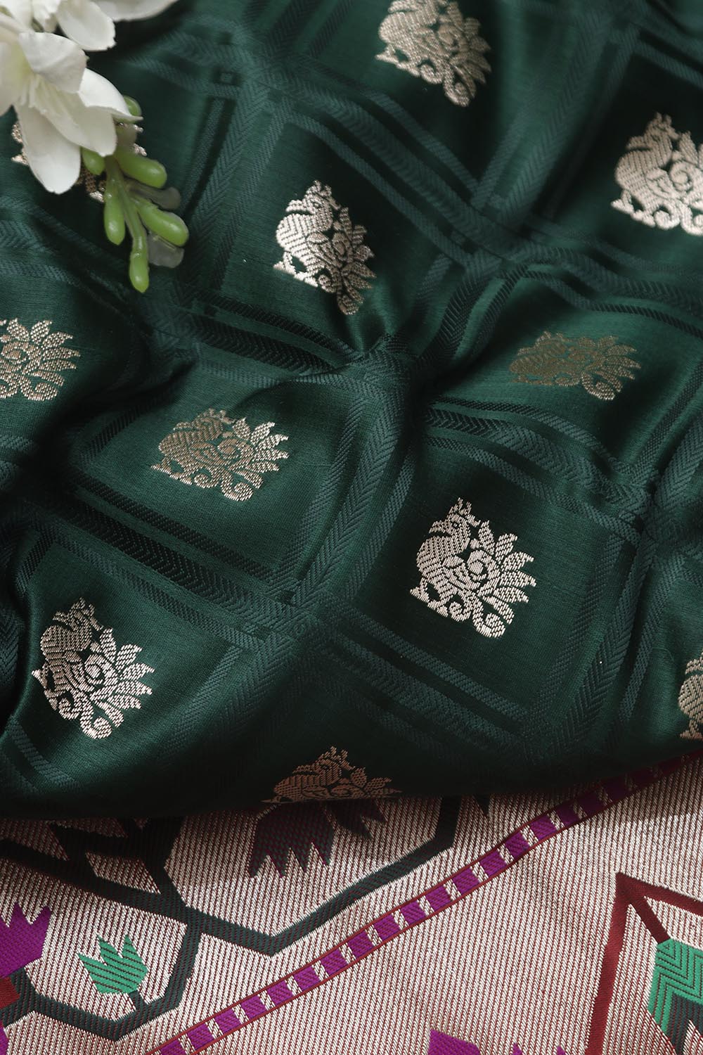 Green Banarasi Silk Big Border Fabric ( 1 Mtr ) - Luxurion World