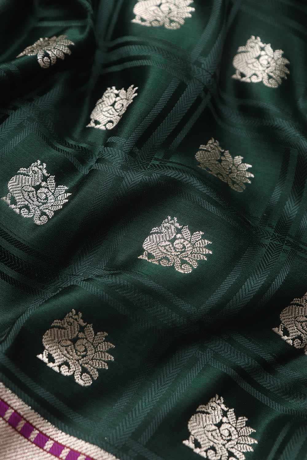 Green Banarasi Silk Big Border Fabric ( 1 Mtr ) - Luxurion World