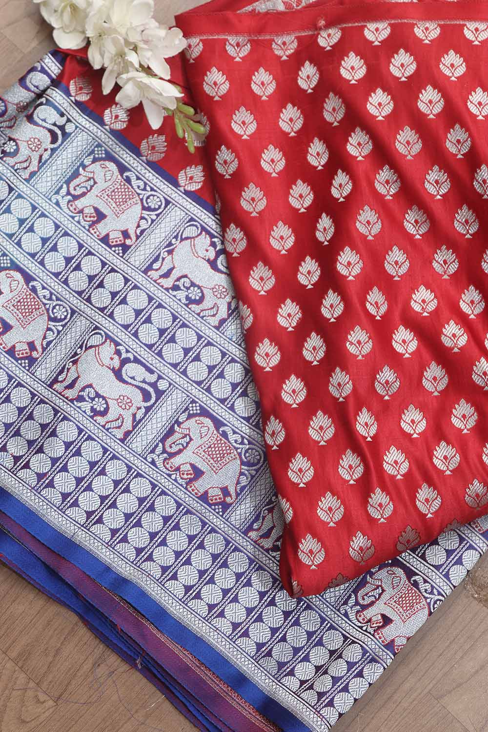 Red Banarasi Silk Big Border Fabric ( 1 Mtr ) - Luxurion World