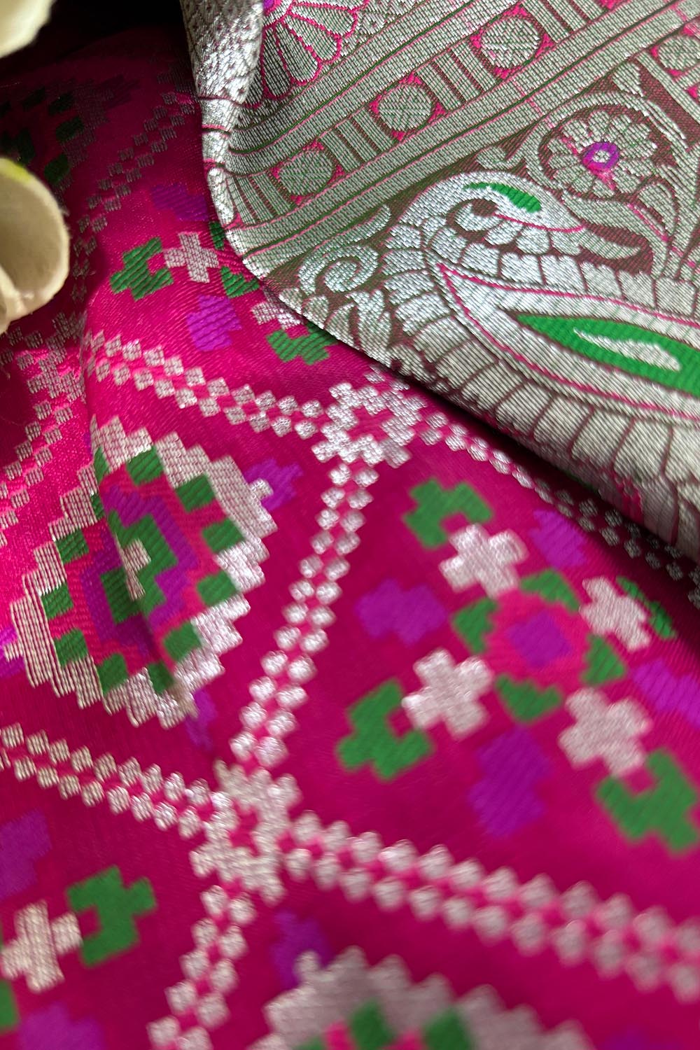 Stunning Pink Banarasi Silk Big Border Fabric ( 1 Mtr ) - Luxurion World