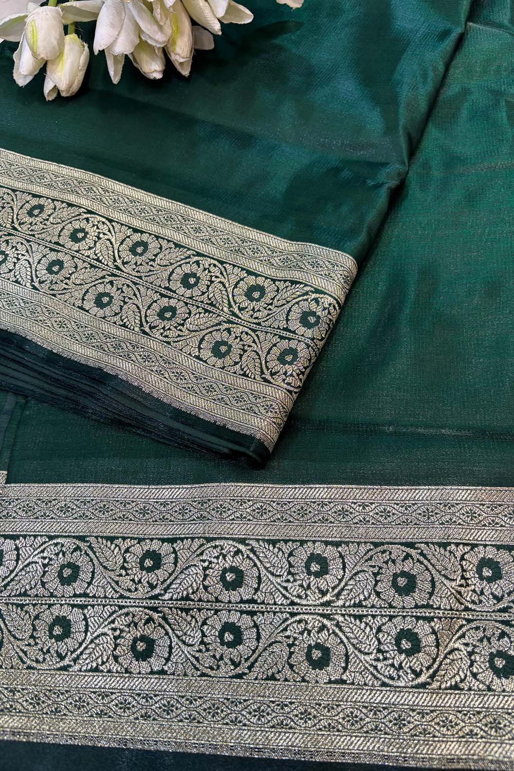 Green Banarasi Mashru Silk Flower Design Fabric ( 1 Mtr ) - Luxurion World