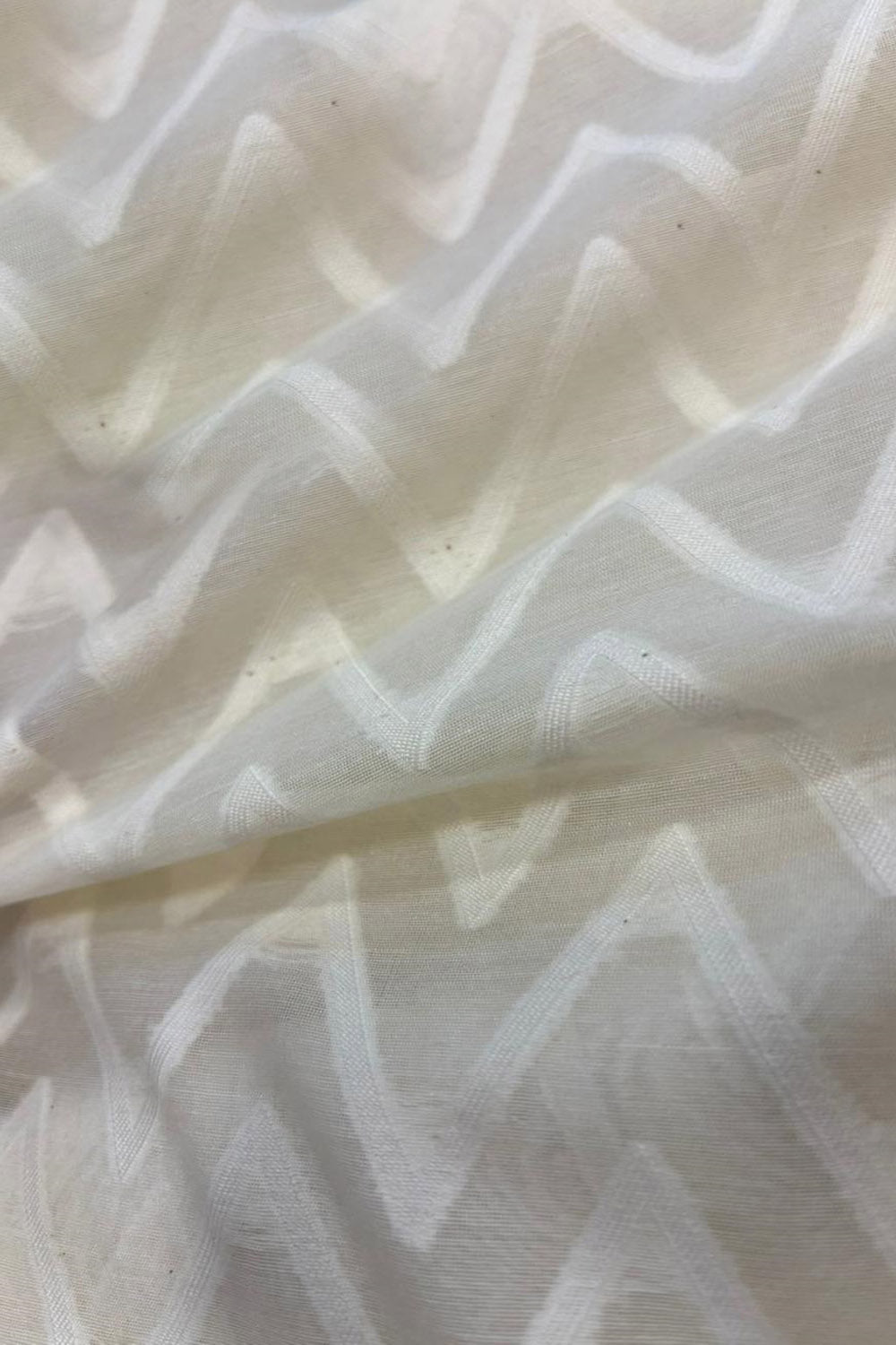 Dyeable Pure Cotton Handloom Banarasi Zig Zag Design Fabric ( 1 Mtr ) - Luxurion World