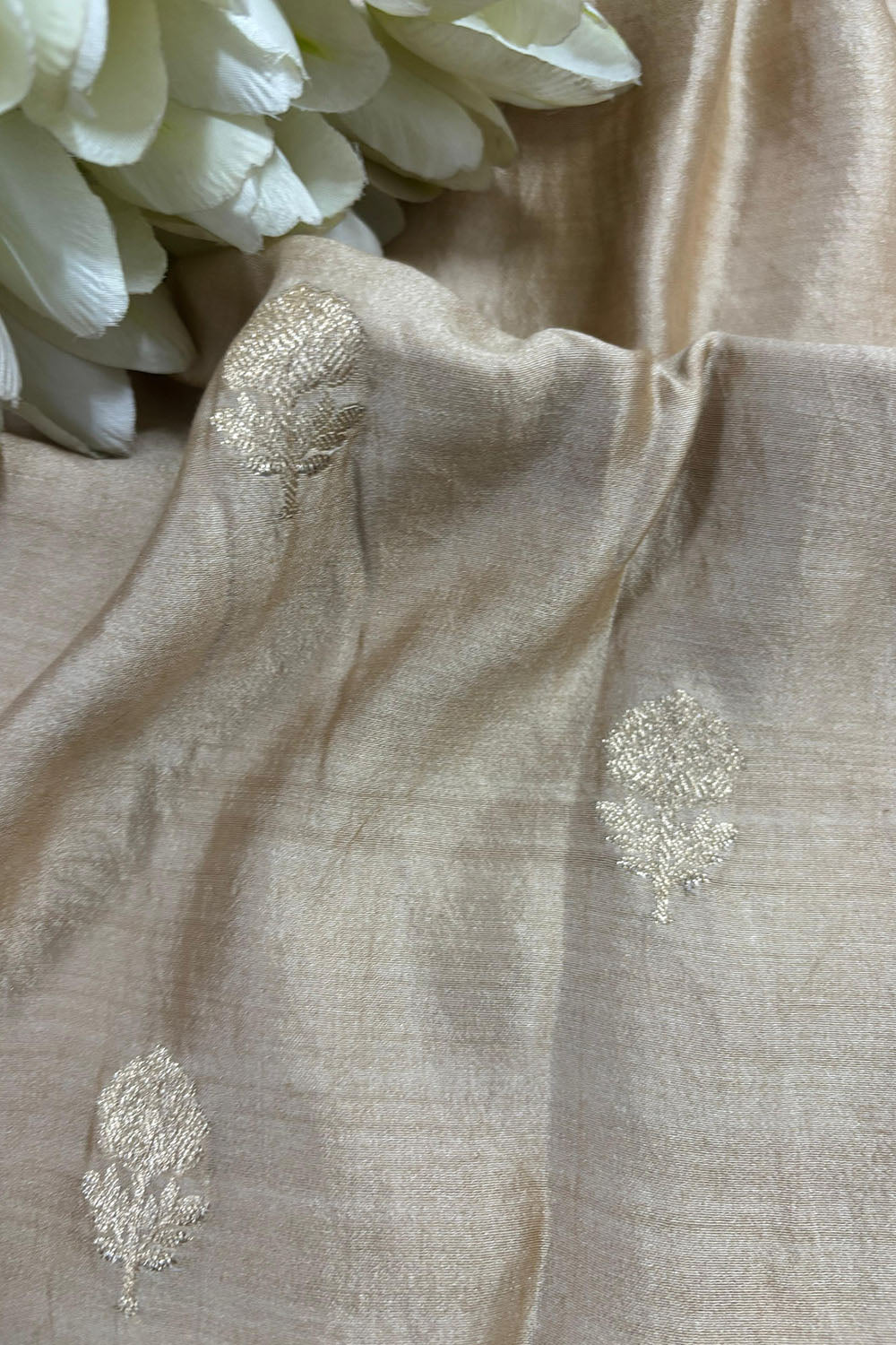 Exquisite Pastel Banarasi Handloom Chiniya Silk Fabric ( 2.5 Mtr ) - Luxurion World