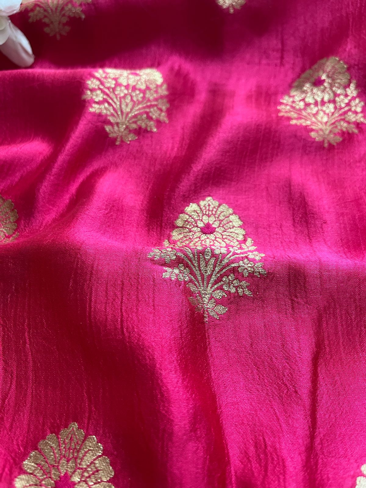 Elegant Pink Banarasi Handloom Pure Katan Silk Fabric ( 2.5 Mtrs ) - Luxurion World