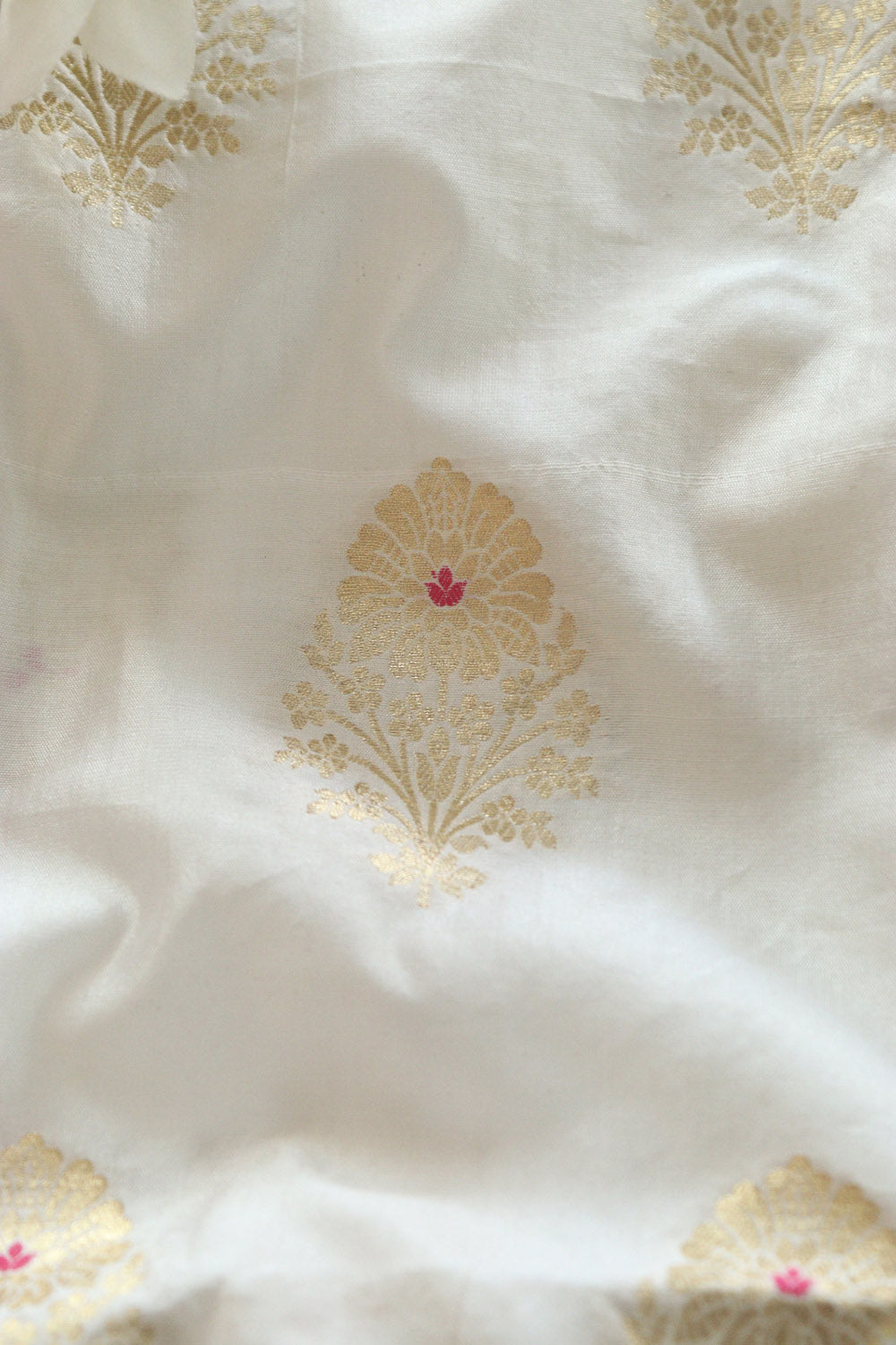 Dyeable Banarasi Handloom Pure Katan Silk Fabric ( 1 Mtr ) - Luxurion World