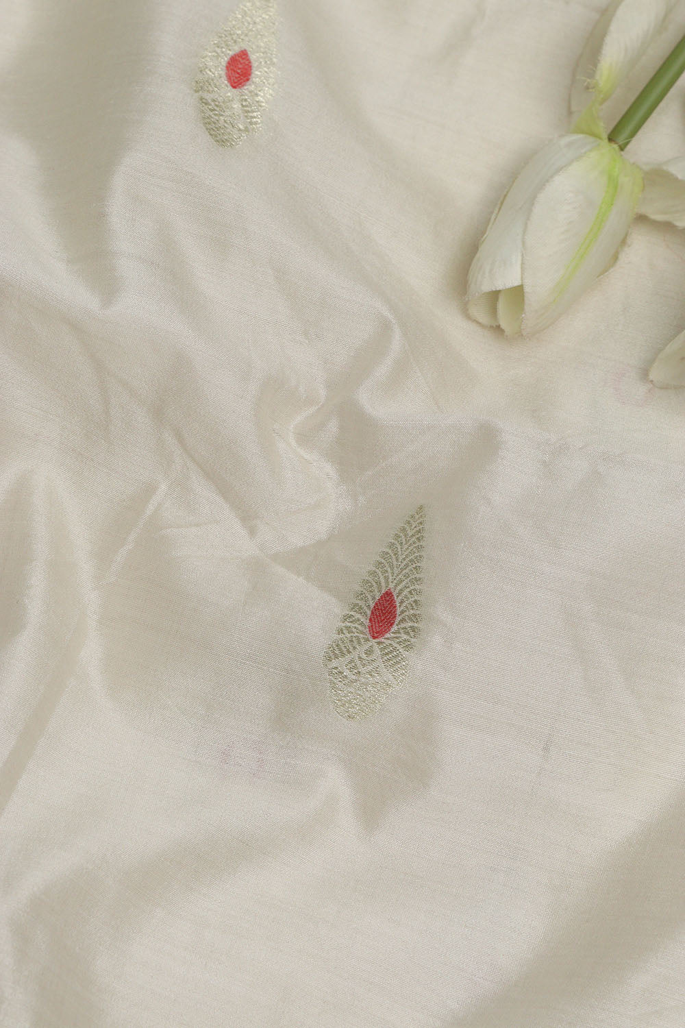 Dyeable Banarasi Handloom Chiniya Silk Fabric ( 1 Mtr ) - Luxurion World