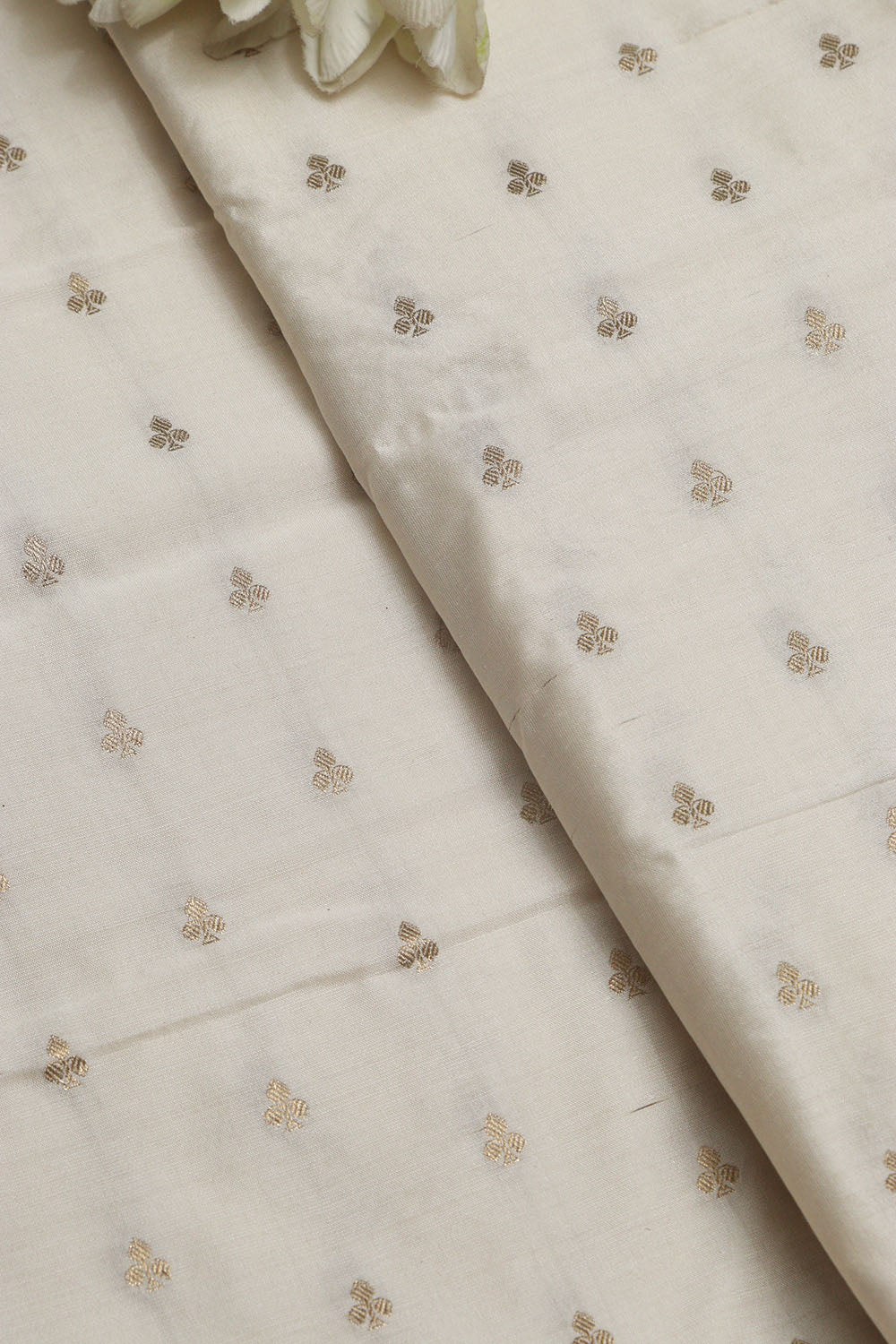 Dyeable Banarasi Handloom Chiniya Silk Fabric ( 1 Mtr ) - Luxurion World