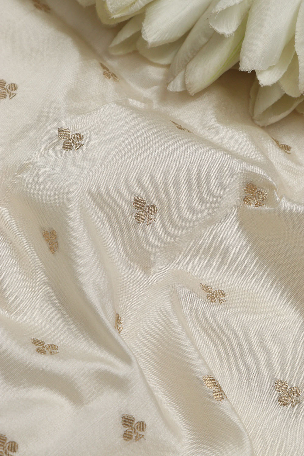 Dyeable Banarasi Handloom Chiniya Silk Fabric ( 1 Mtr ) - Luxurion World