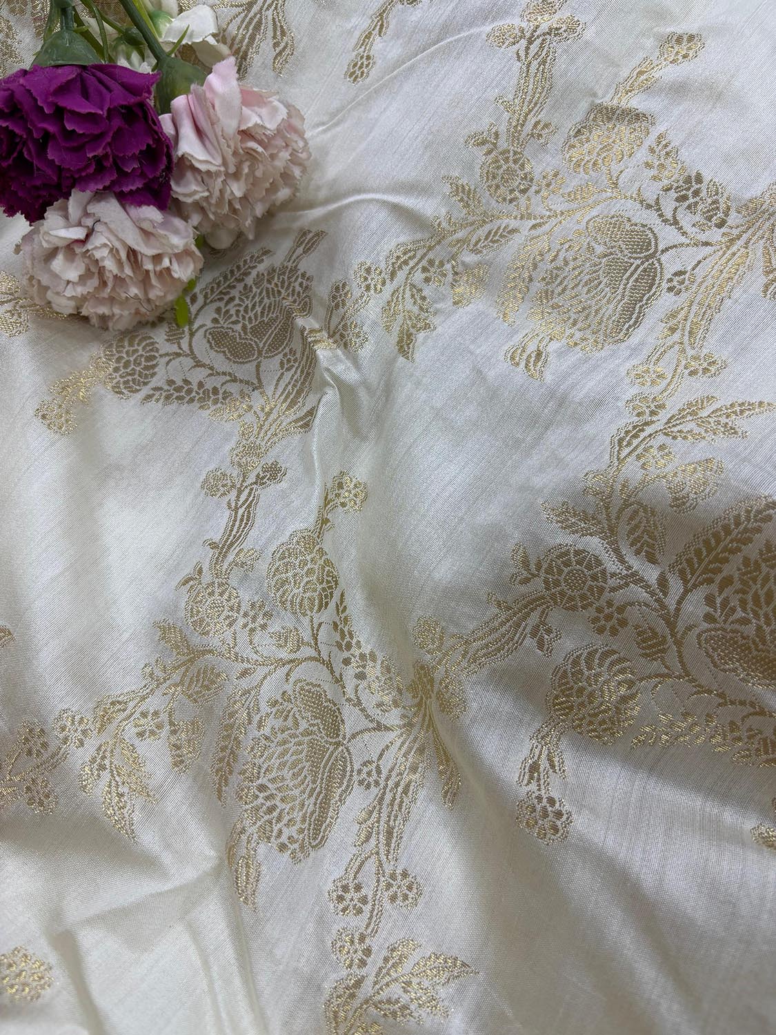 Dyeable Banarasi Handloom Chiniya Silk Jaal Work Design Fabric ( 1 Mtr ) - Luxurion World