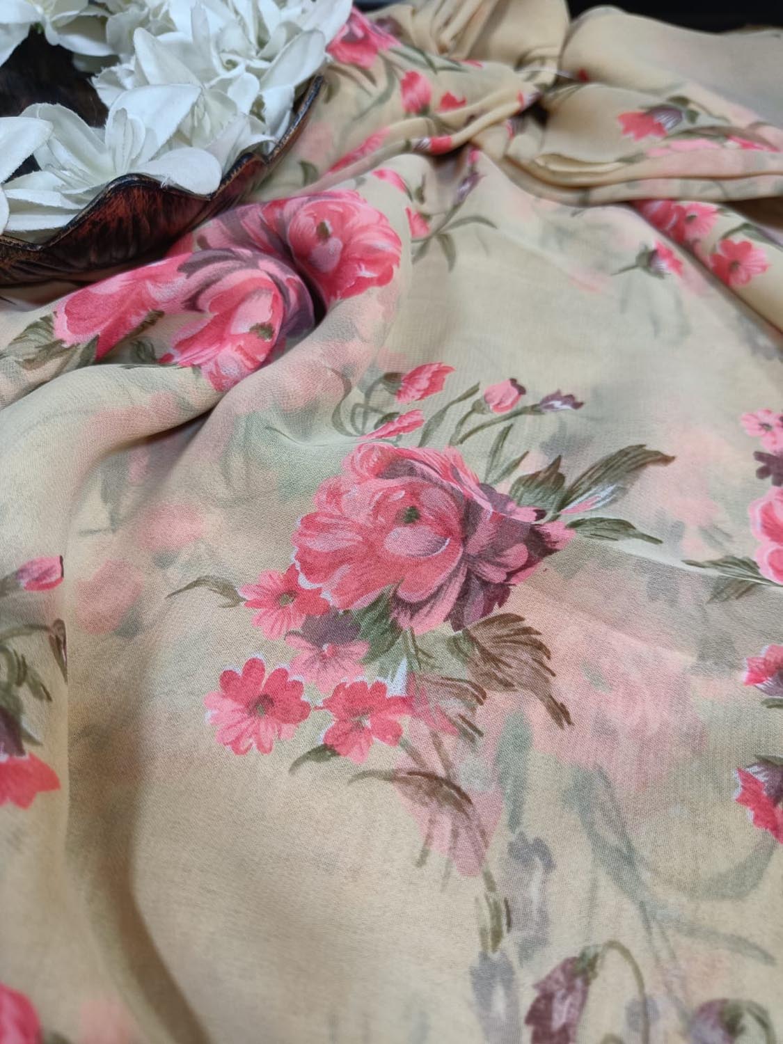 Soft and Elegant Pastel Georgette Fabric ( 1 Mtr ) - Luxurion World