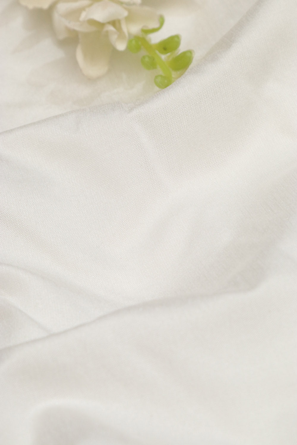 White Plain Silk Fabric ( 1 Mtr ) - Luxurion World