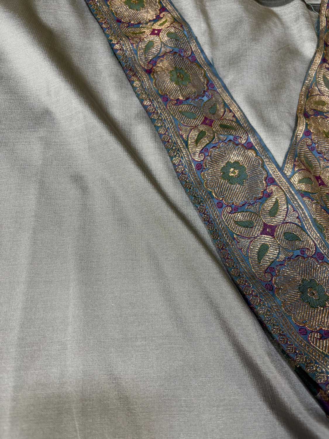 Grey Plain Soft Silk Unstitched Kurti Fabric With Vintage Banarasi Border - Luxurion World