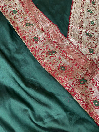 Green Plain Soft Silk Unstitched Kurti Fabric With Vintage Banarasi Border - Luxurion World