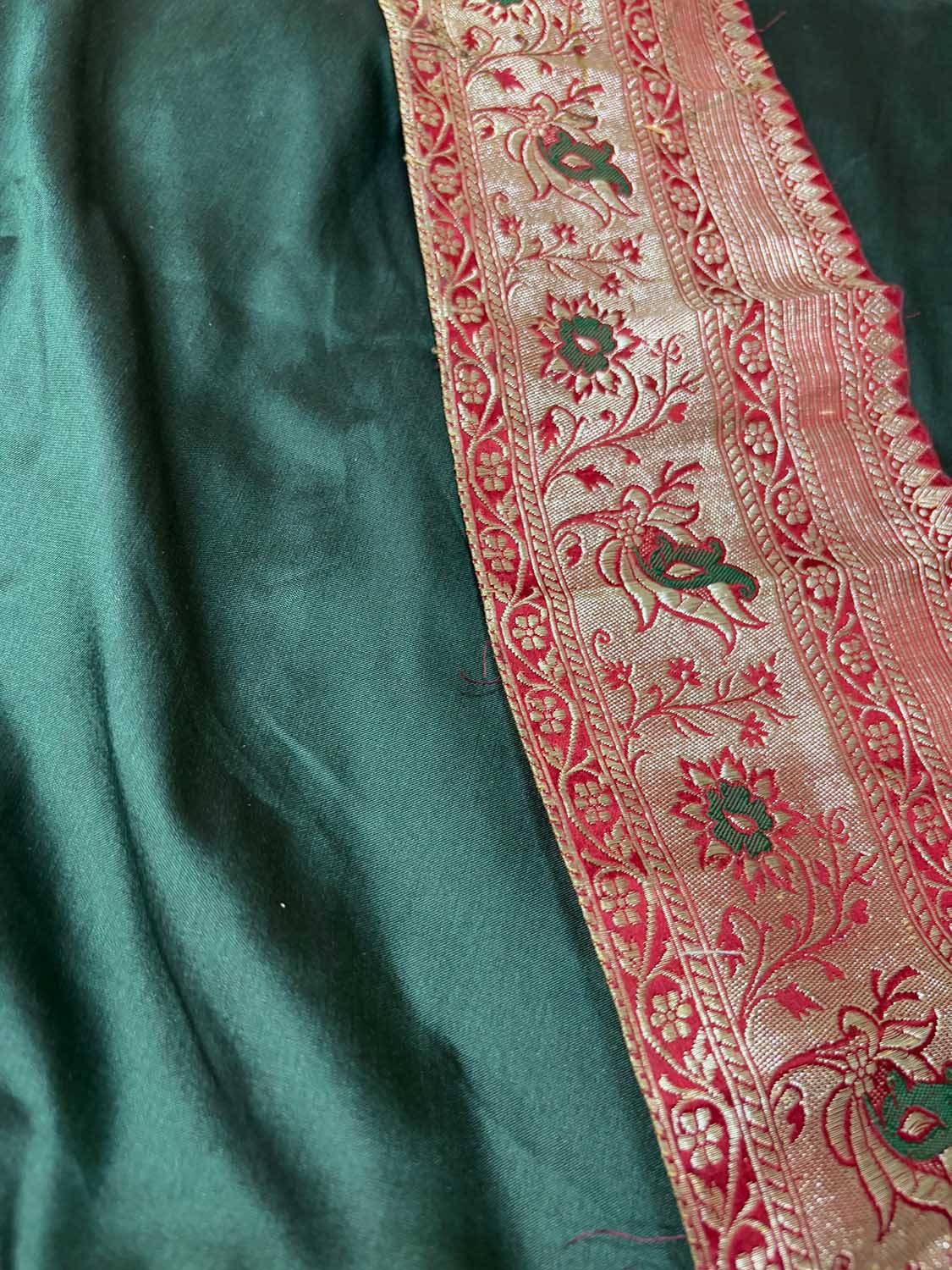 Green Plain Soft Silk Unstitched Kurti Fabric With Vintage Banarasi Border - Luxurion World