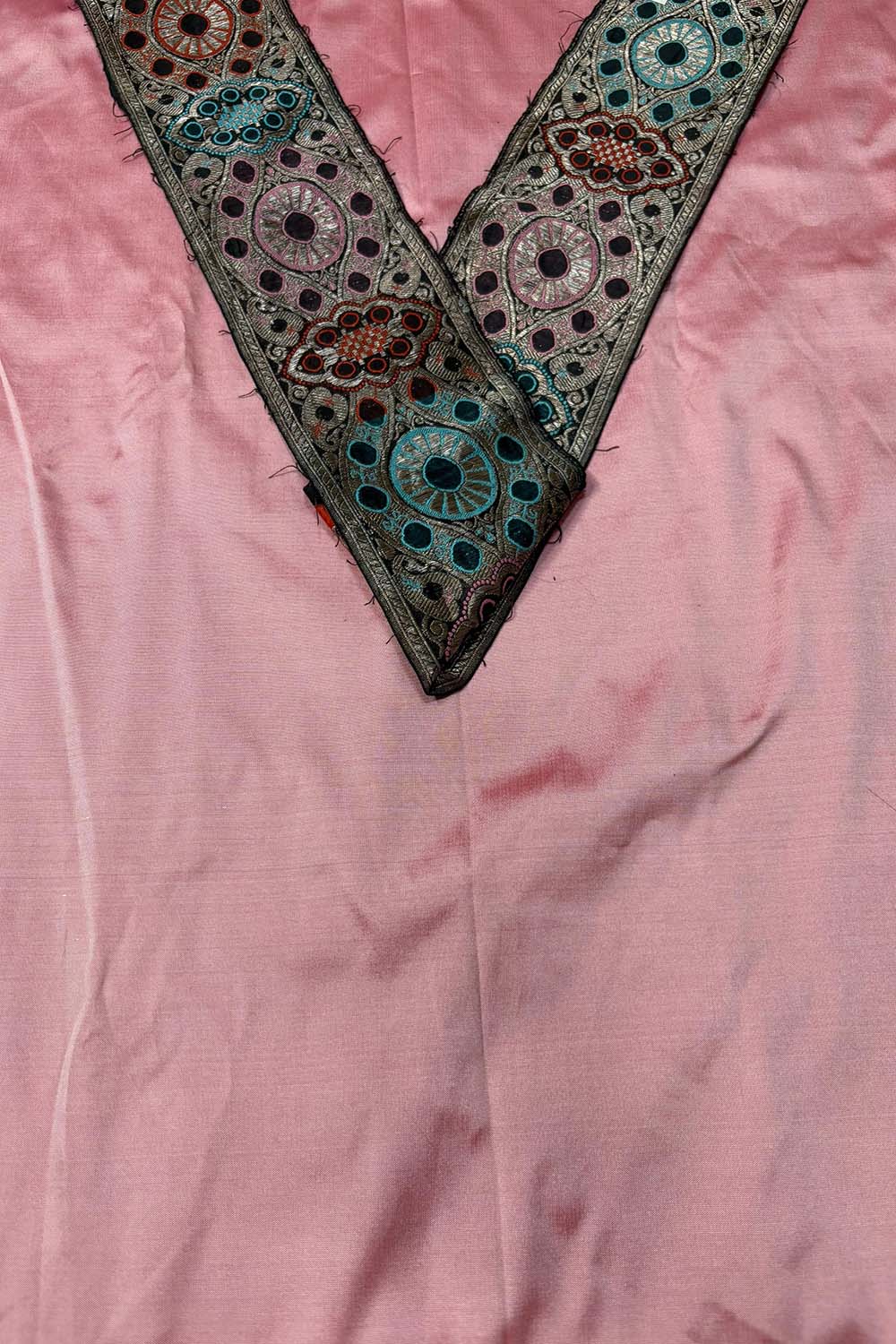 Pink Plain Soft Silk Unstitched Kurti Fabric With Vintage Banarasi Border - Luxurion World