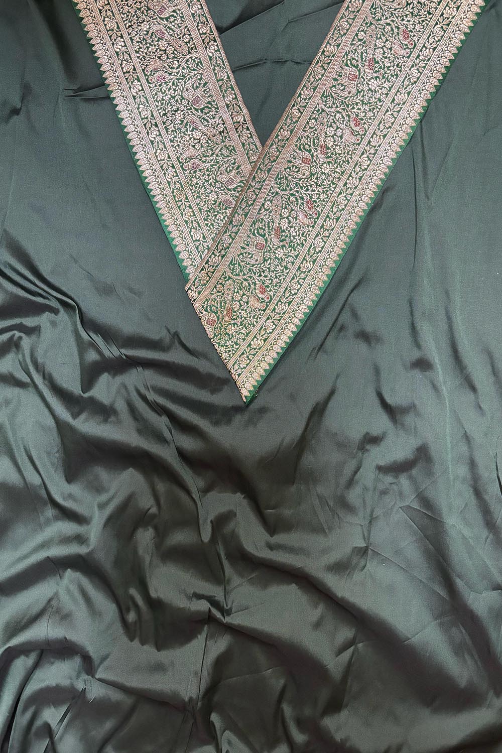 Green Plain Soft Silk Unstitched Kurti Fabric With Green Banarasi Handloom Vintage Pure Silk Border - Luxurion World