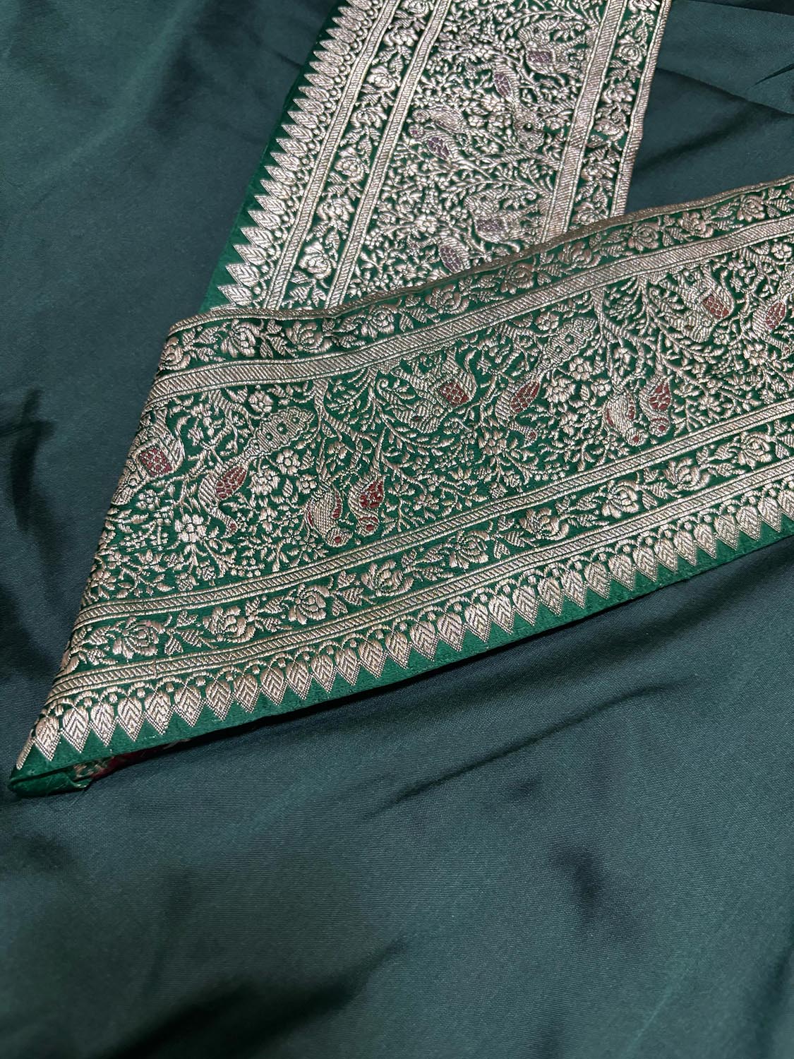 Green Plain Soft Silk Unstitched Kurti Fabric With Green Banarasi Handloom Vintage Pure Silk Border - Luxurion World