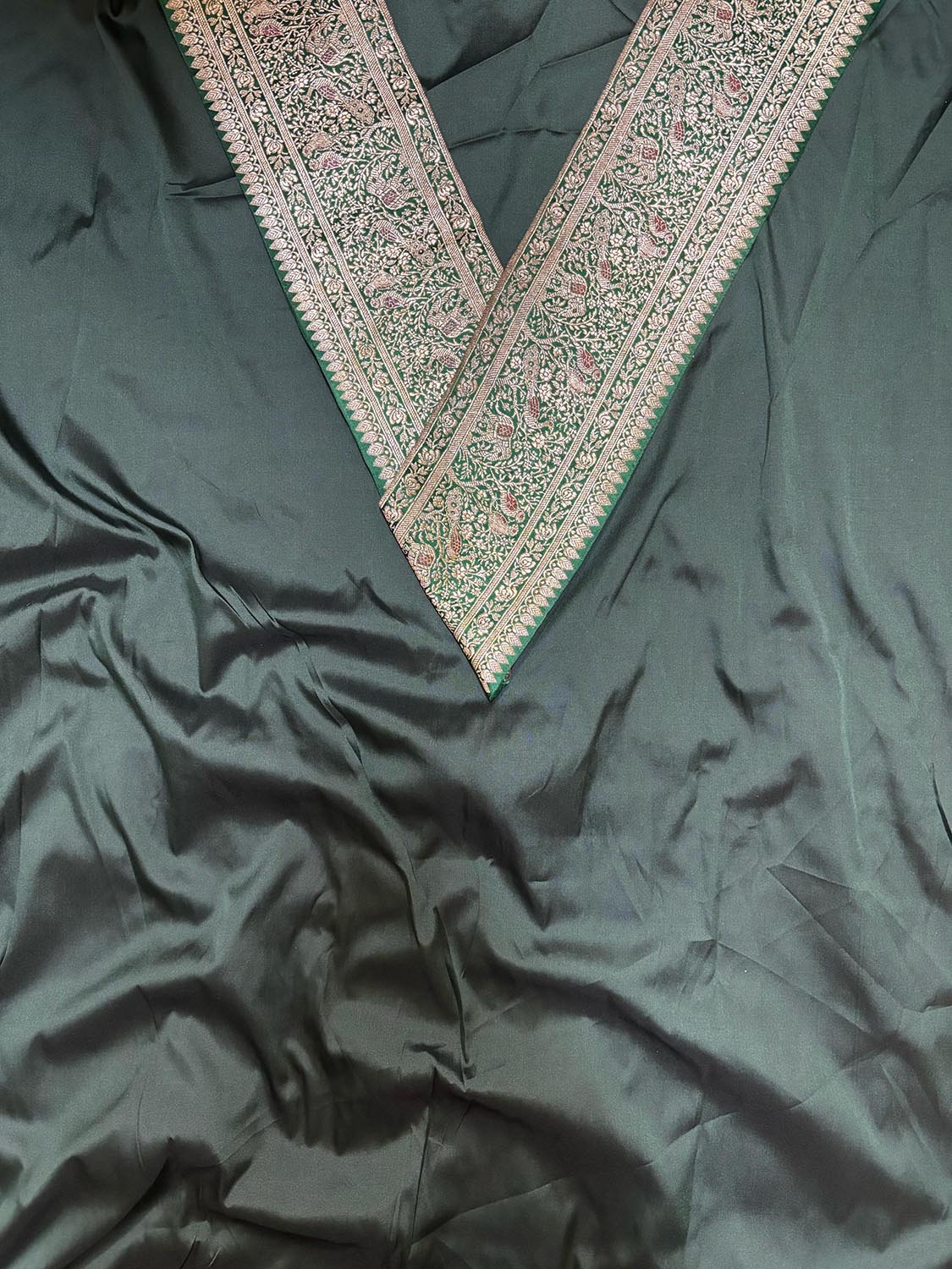 Green Plain Soft Silk Unstitched Kurti Fabric With Green Banarasi Handloom Vintage Pure Silk Border - Luxurion World