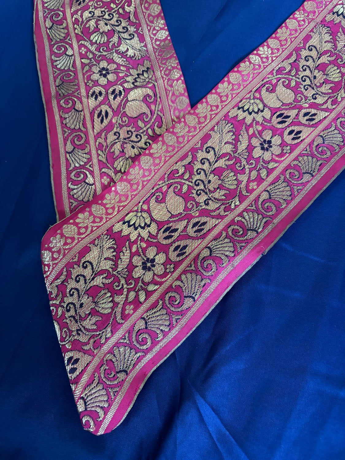 Blue Plain Soft Silk Unstitched Kurti Fabric With Pink Banarasi Handloom Vintage Pure Silk Border - Luxurion World